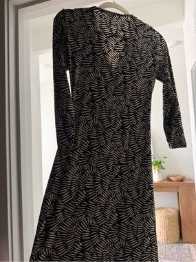 Anne Klein Black Dress with Cream Abstract Print — Long Sleeve